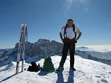 Salita al Ferrantino (2335 m) e al Ferrante (2427 m) e discesa al Rif. Albani (1939 m) in un mare di neve il 28 febb 09  - FOTOGALLERY